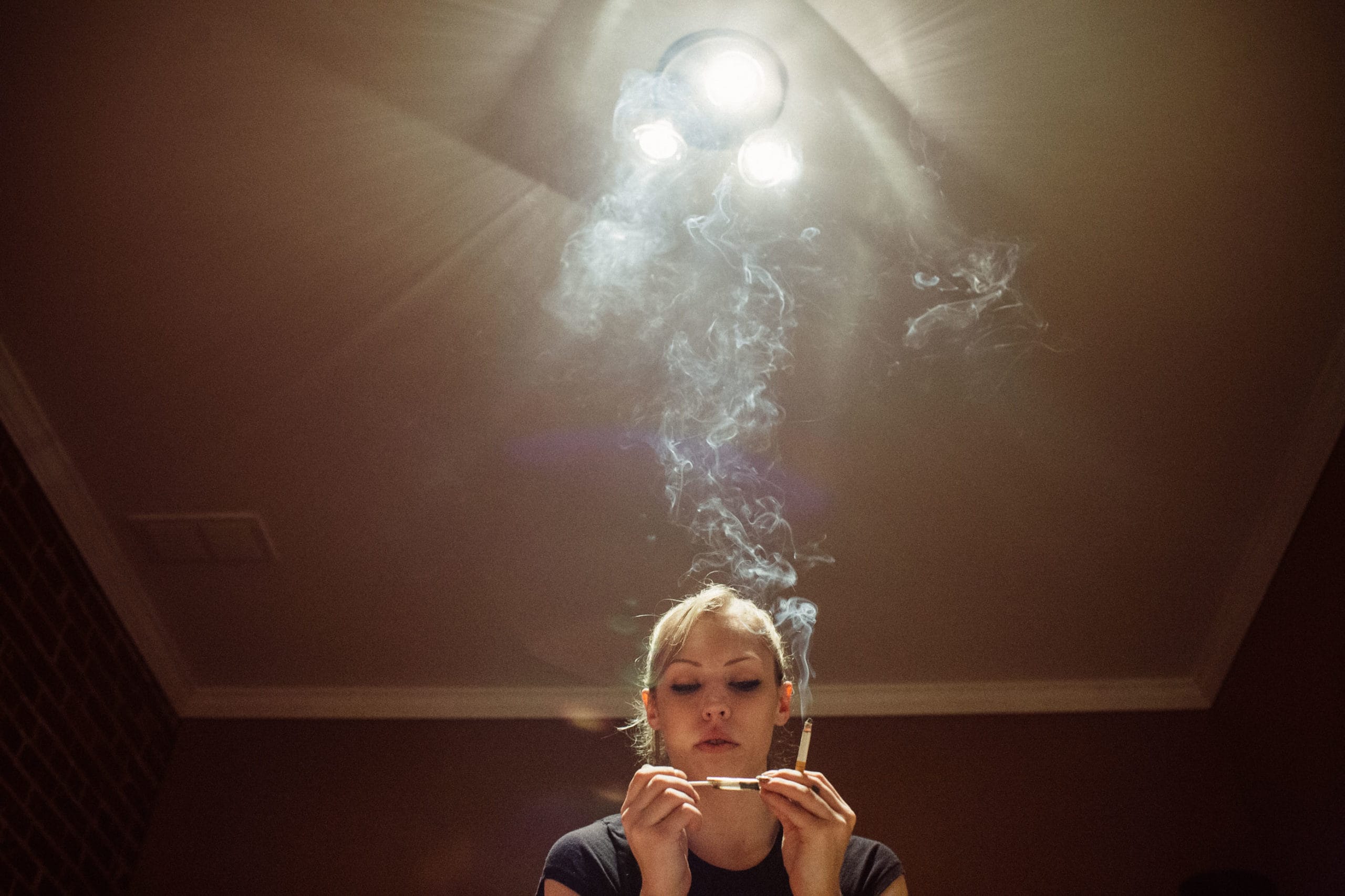 Sara Naomi Lewkowicz photographie l'itinéraire d'une jeune toxicomane 2