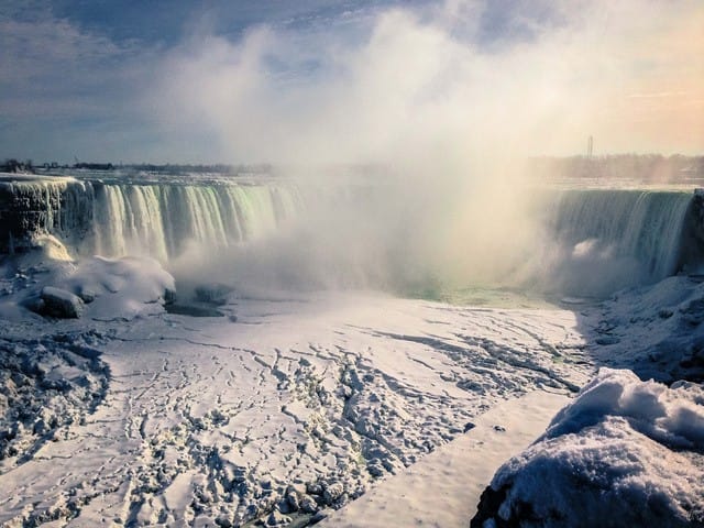 Top 10 des plus belles photos des chutes gelées du Niagara 9