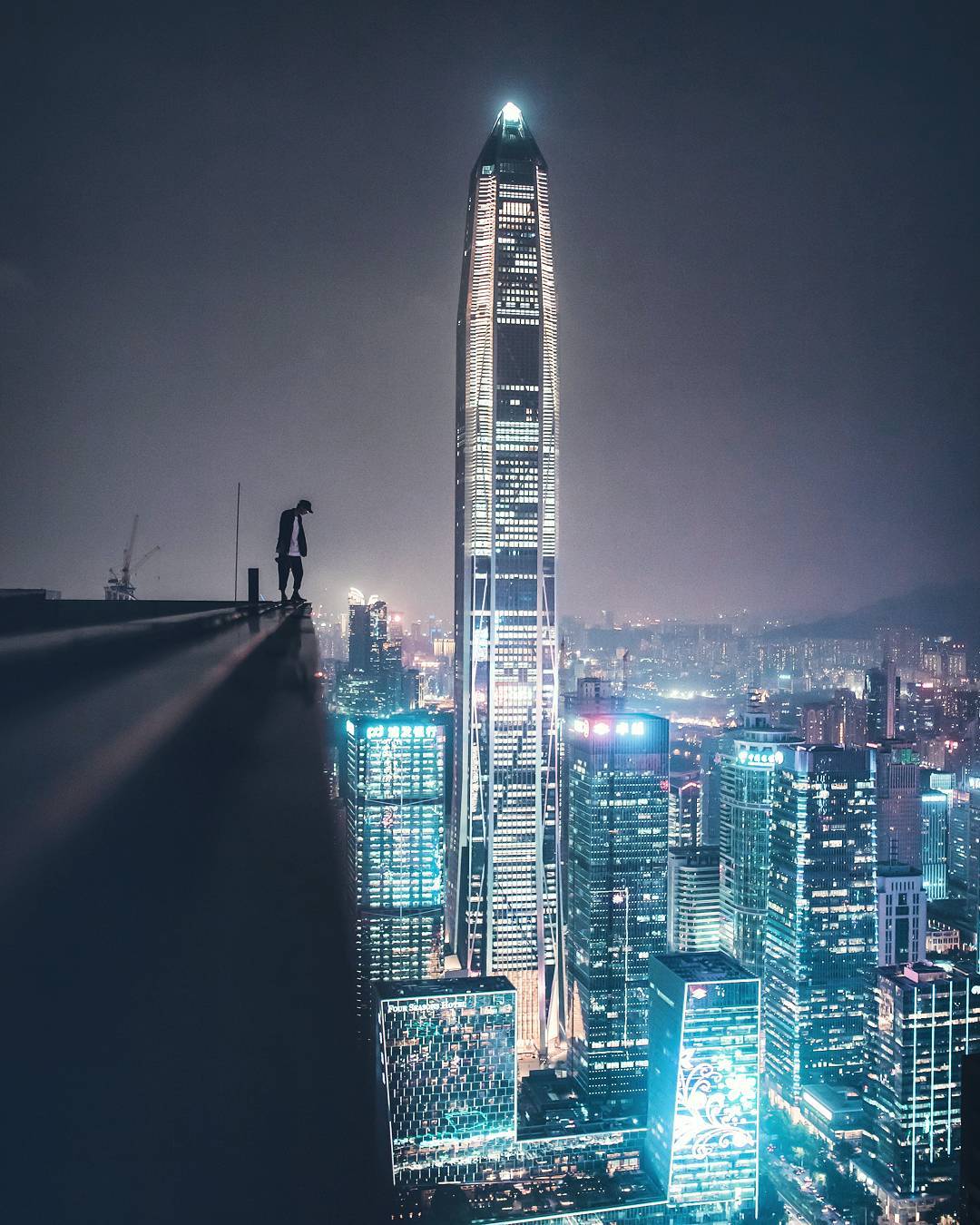 Harimao Lee photographie les vertiges de Hong-Kong