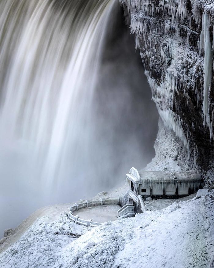 Top 10 des plus belles photos des chutes gelées du Niagara 8