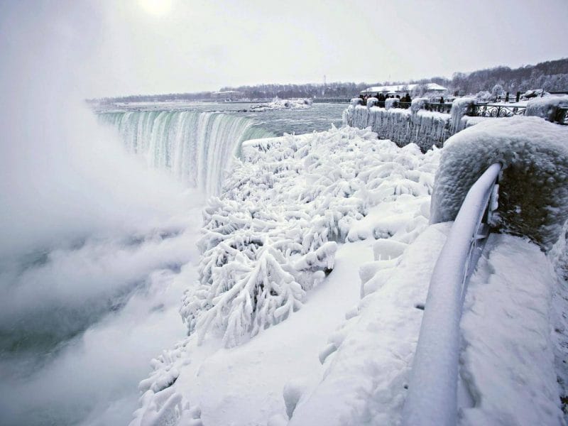 Top 10 des plus belles photos des chutes gelées du Niagara 10