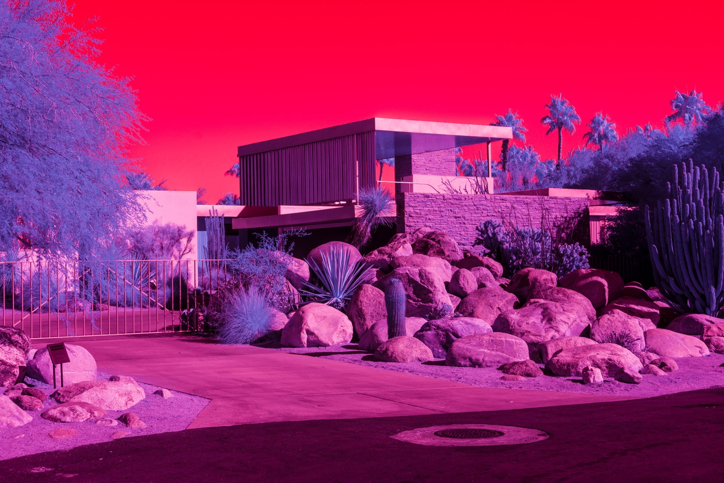 Infra realism, la dernière série entre science et magie de Kate Ballis à Palm Springs 8