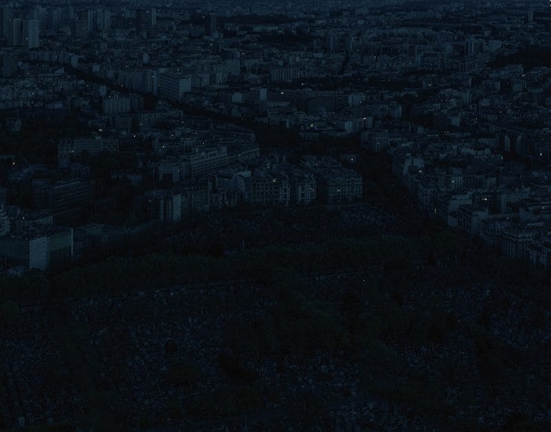 Alone Together, série de photographies prises dans les métropoles mondiales