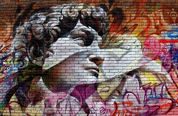 La sublime confrontation entre le classicisme et le graffiti par Pichi & Avo 13