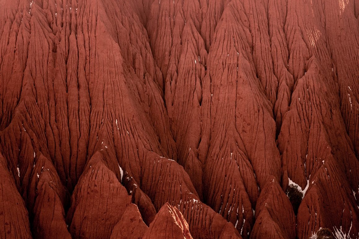cliché aérien pris par le photographe Albert Dros pour la série  “The Unknown Canyons of Kyrgyzstan“