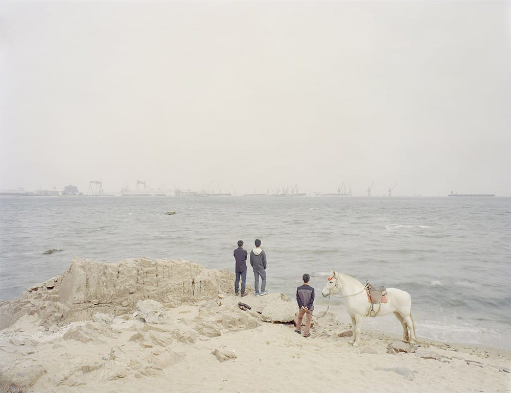 Zhang Kechun trois personnes regardant la mer et cheval