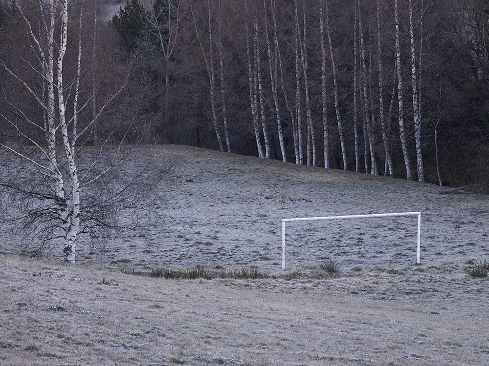 Guillem Vidal lieu abandonné armature cage football hiver froid 