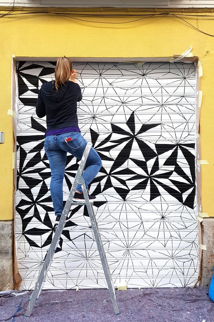 Tanya Heidrich peint garage formes géométriques 
