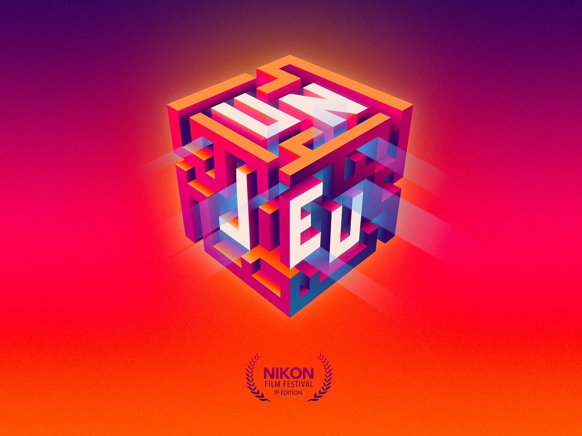 Affiche du Nikon Film Festival 2021. Cube proche d'un Rubix Cube et d'un labyrinthe où l'on distingue les mots "un jeu", thème de l'année. 