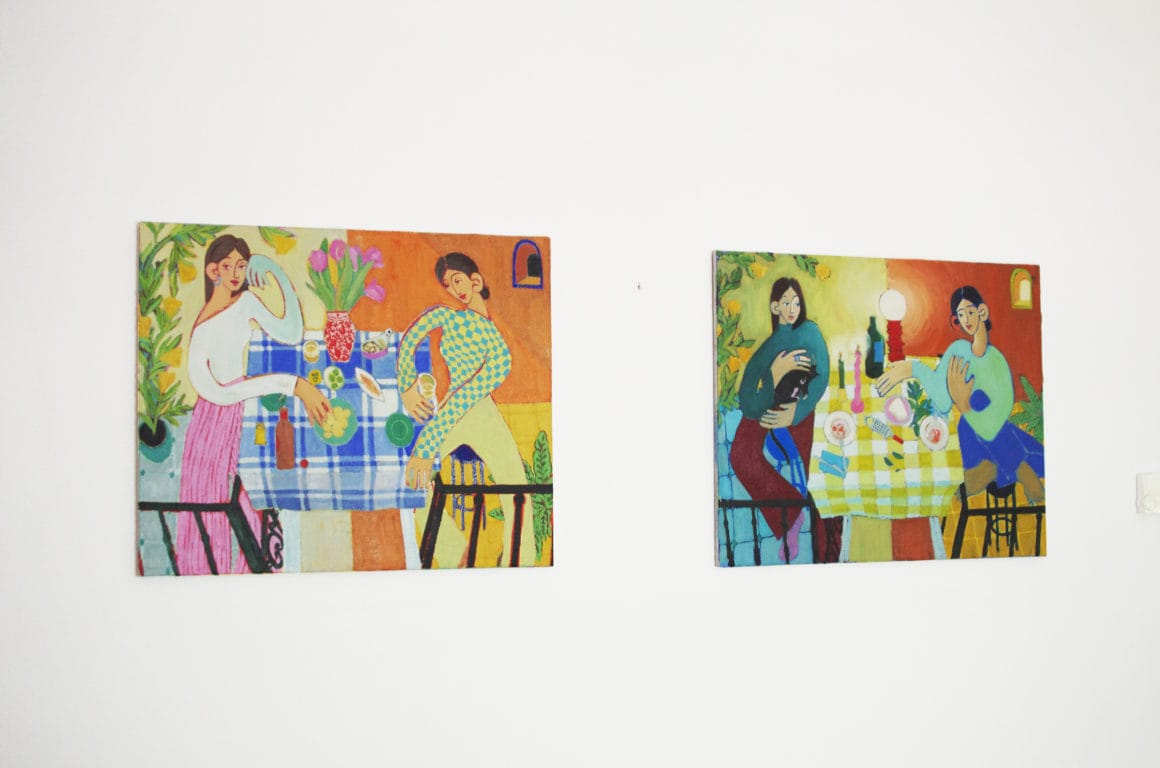Miriam Dema, deux peintures, apéritif et diner. quatre femmes
