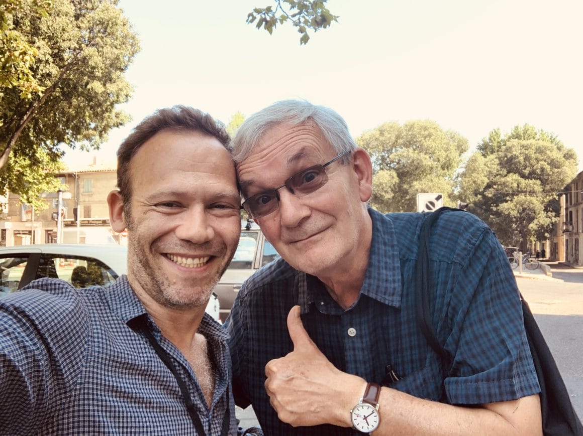 martin parr et lee shulman dans un selfie pris à arles en 2019