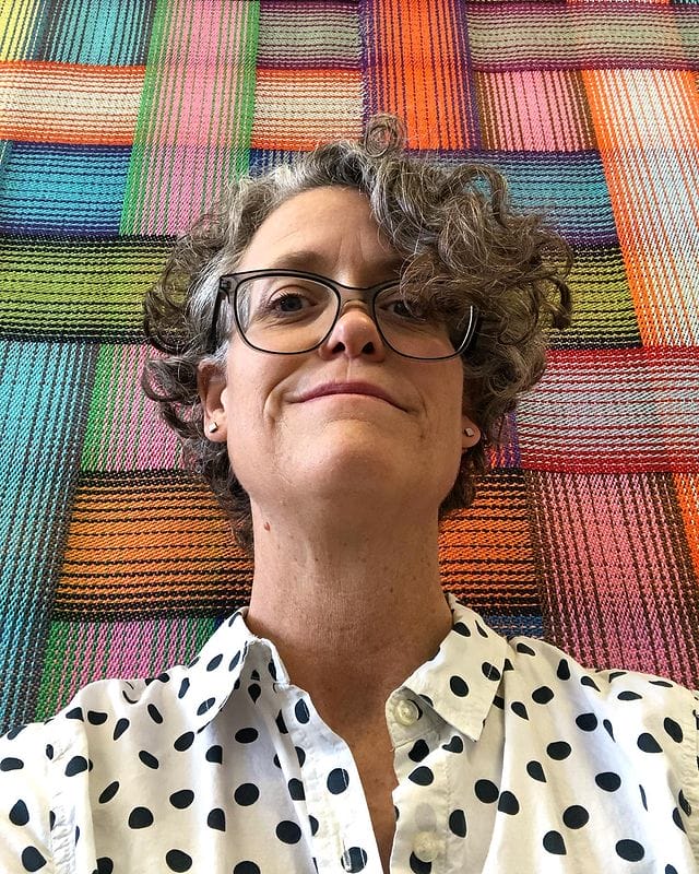 Selfie de Susie Taylor publié sur son compte Instagram @weaving.origami.